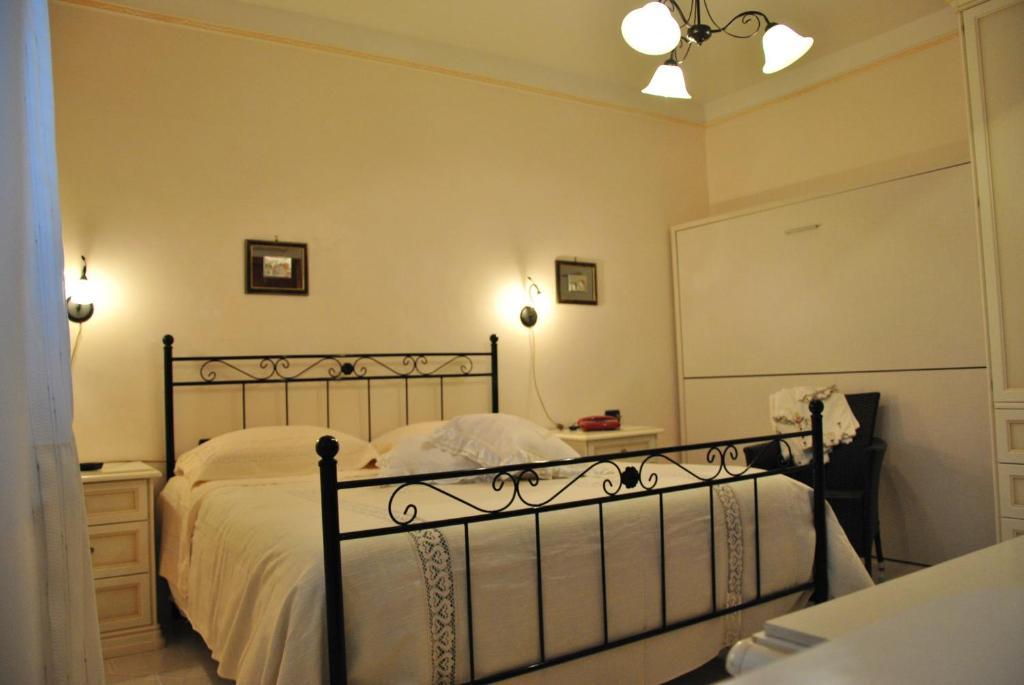 Camera Matrimoniale con Letto Supplementare