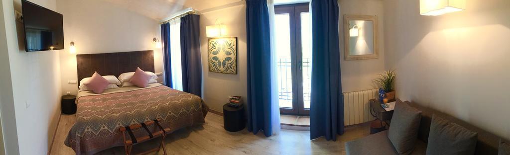 Triple Room with Balcony,264699613:JPEG