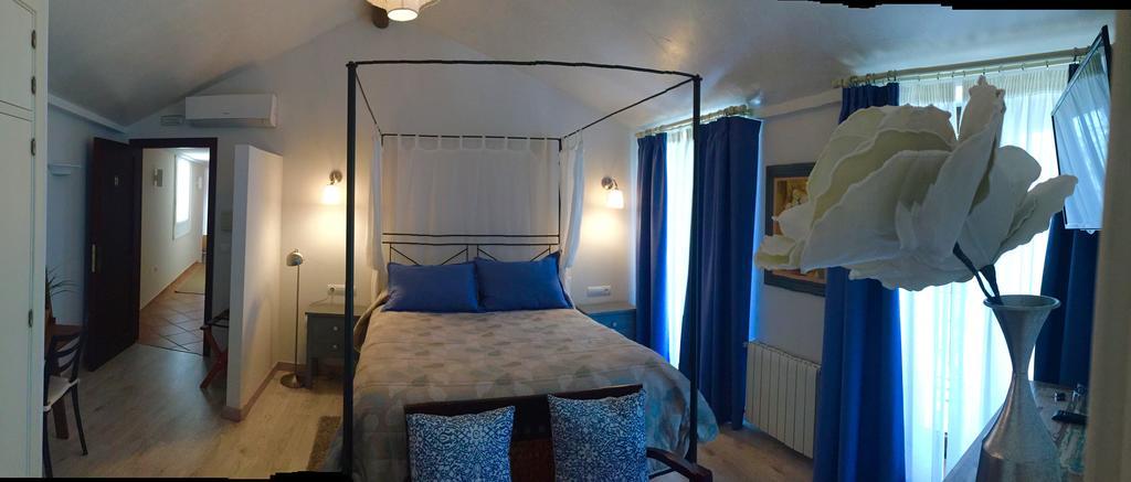 Deluxe Double Room with Balcony,239516217:JPEG