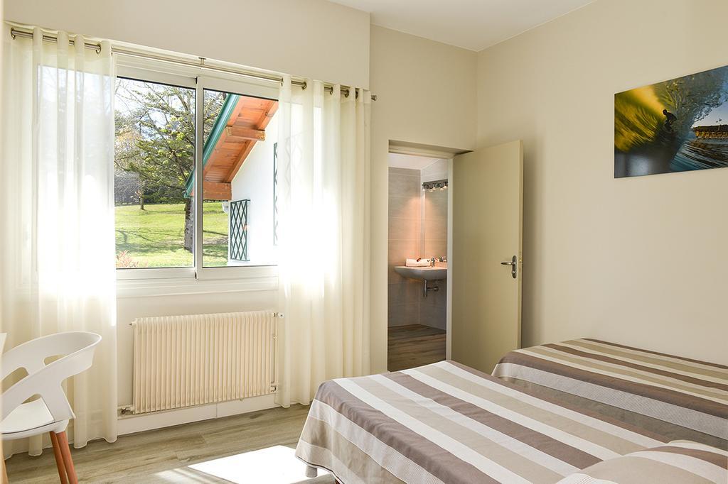 Chambre Quadruple Supérieure - Accessible aux Personnes à Mobilité Réduite