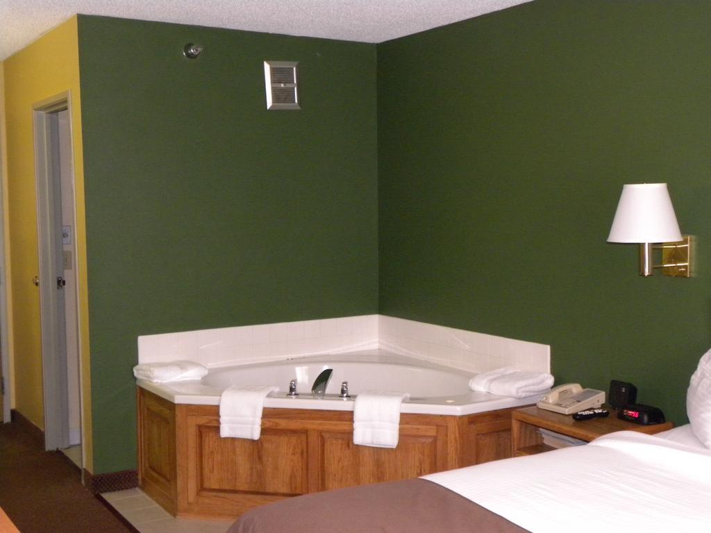 King Room with Spa Bath - Non-Smoking