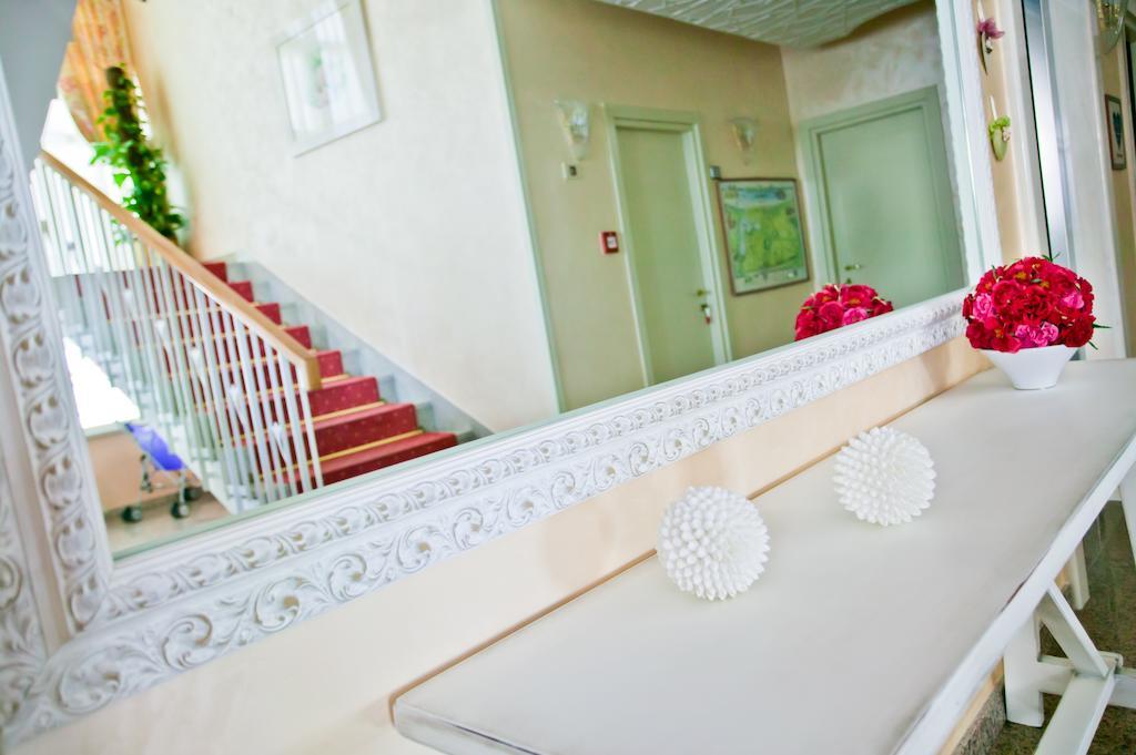Camera Familiare con Bagno in Comune