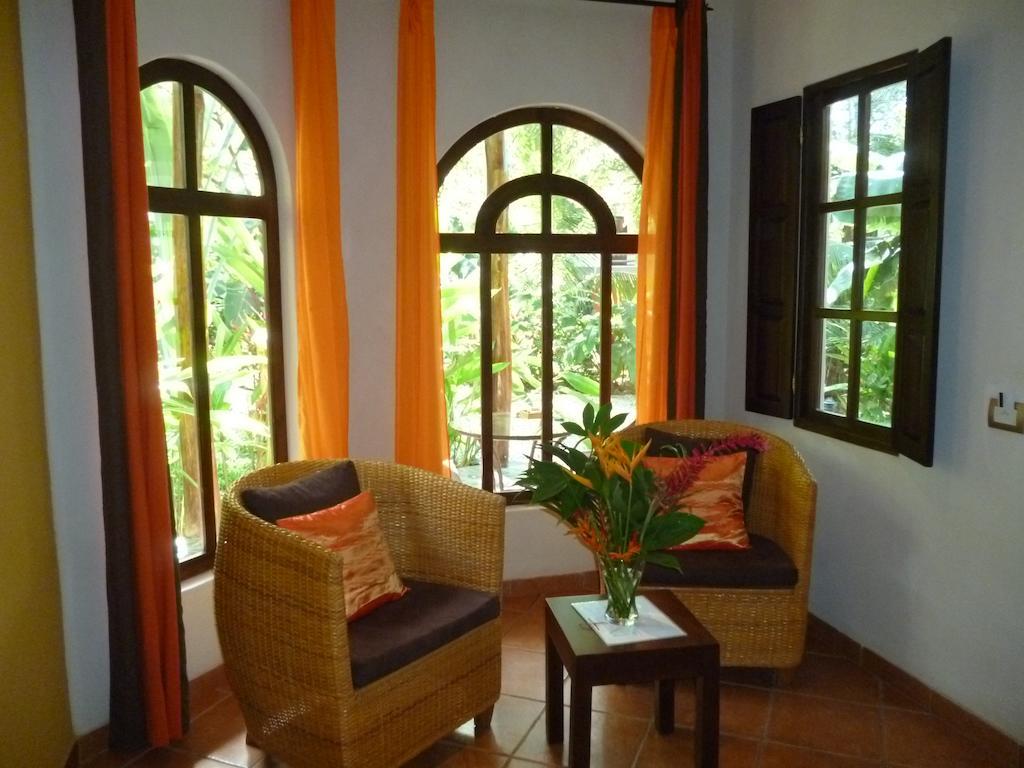 Queen Bungalow