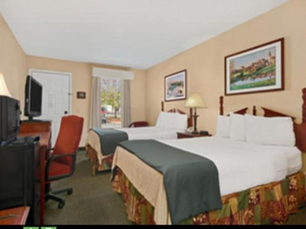 Room with Two Double Beds - Smoking