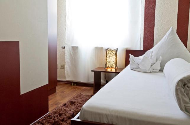 Single Room,25192029:JPEG