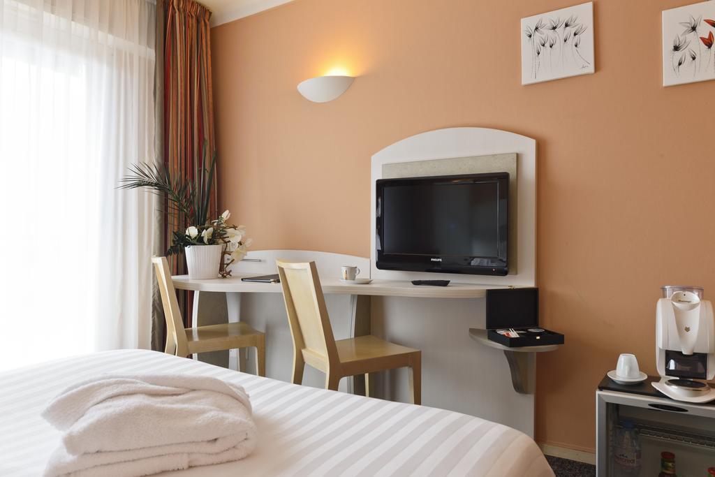 Superior Zimmer mit Queensize-Bett und Balkon