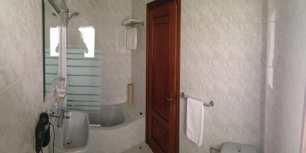 Habitación Doble (2 adultos + 1 niño)