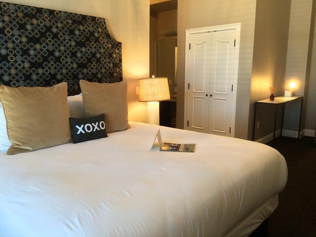 Superior King Suite