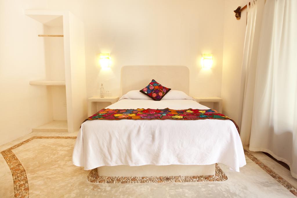 Queen Room with Private Bathroom,1586136066:JPEG