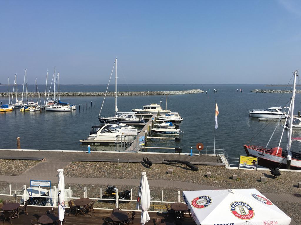 Doppelzimmer mit Balkon und Meerblick