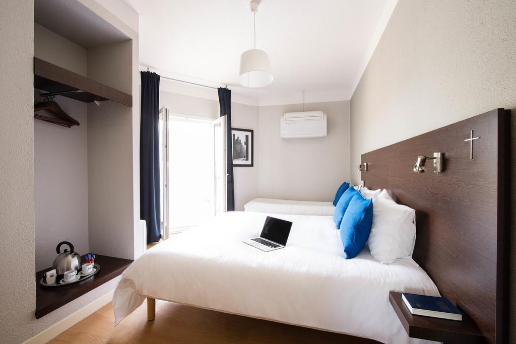 Doppel-/Zweibettzimmer mit Schlossblick