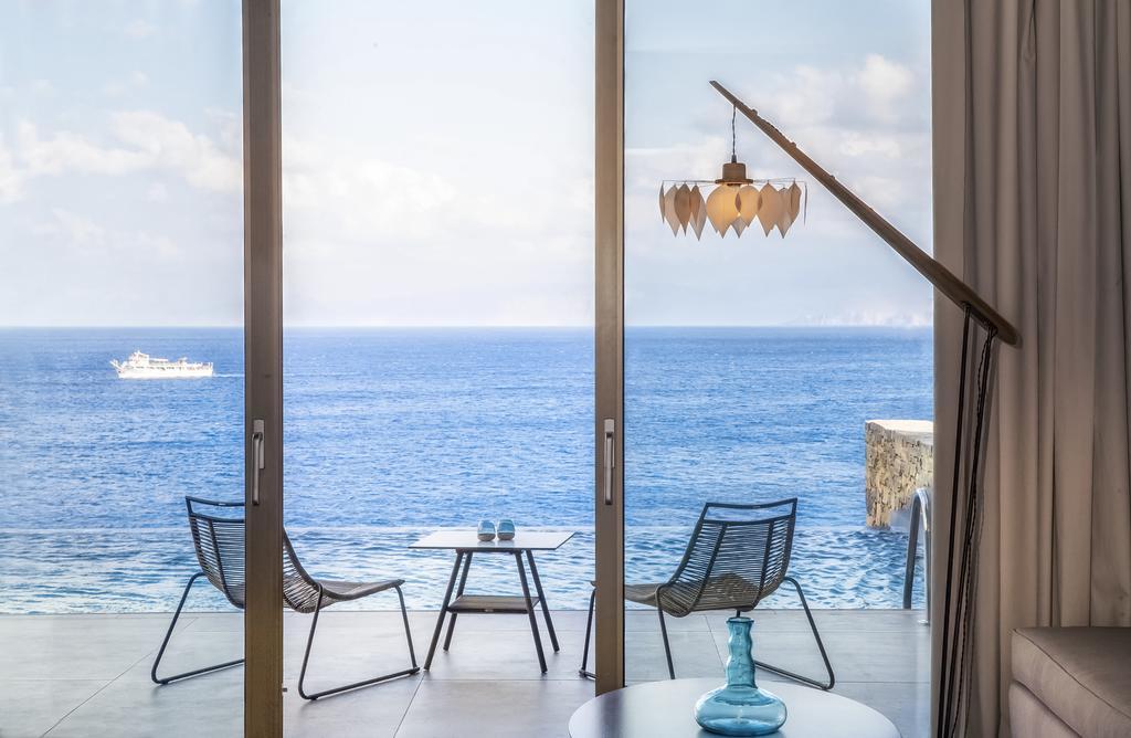 Deep Blue Bungalow Suite mit eigenem Pool, direkt am Wasser