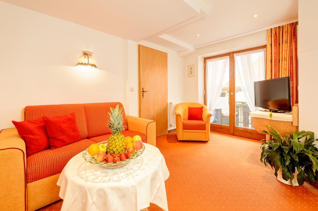 Suite (24)