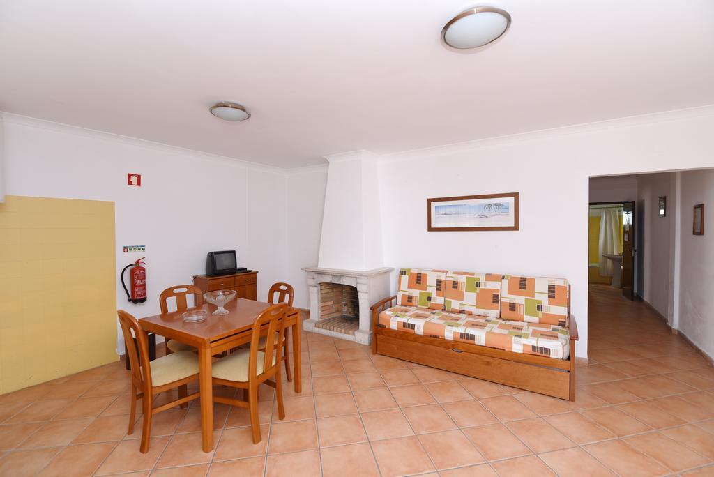 Villa com 2 Quartos