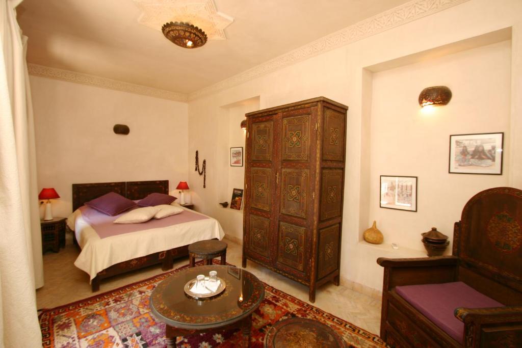Mauve Double Room,685125279:JPEG