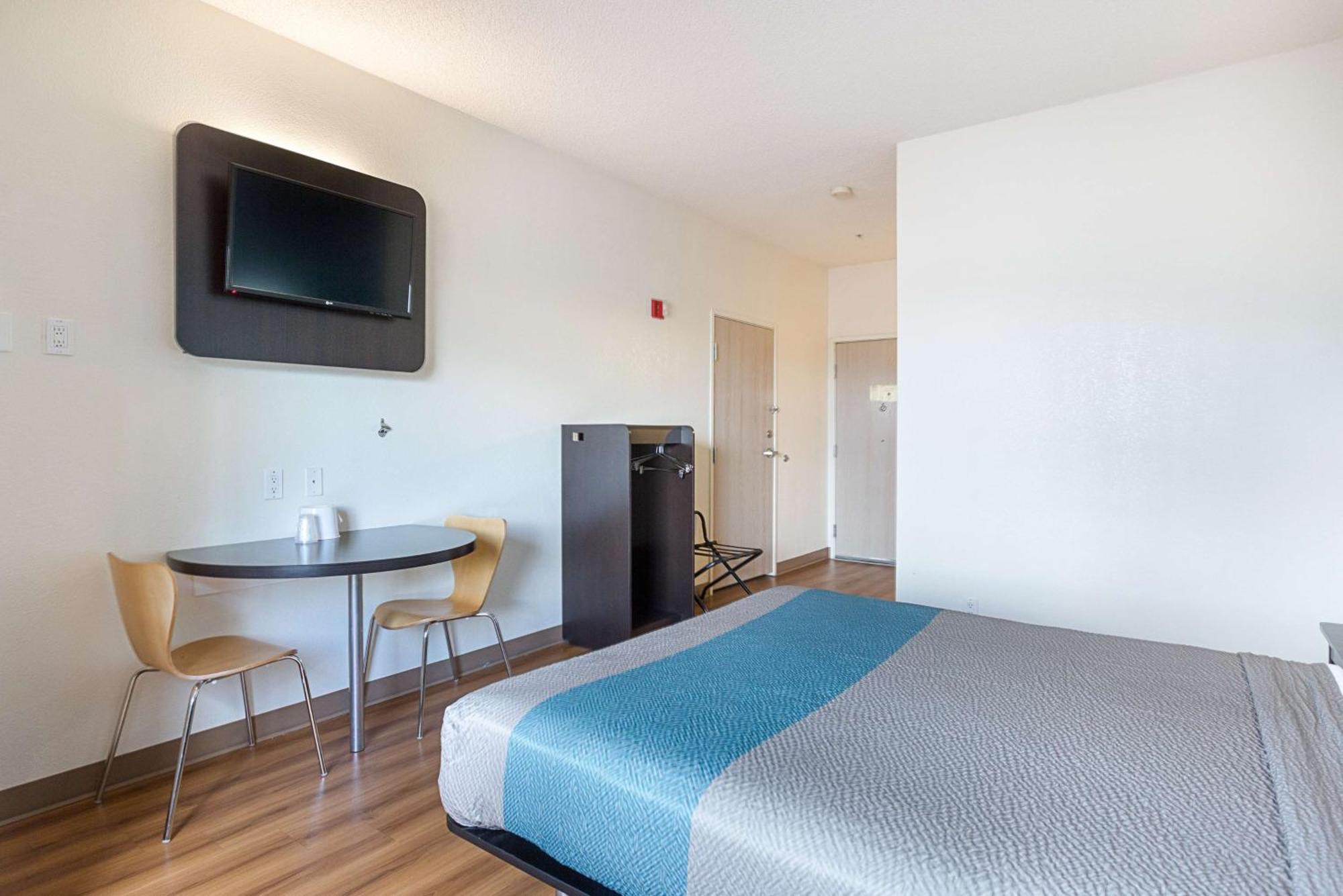 Quadruple Room - Non-Smoking