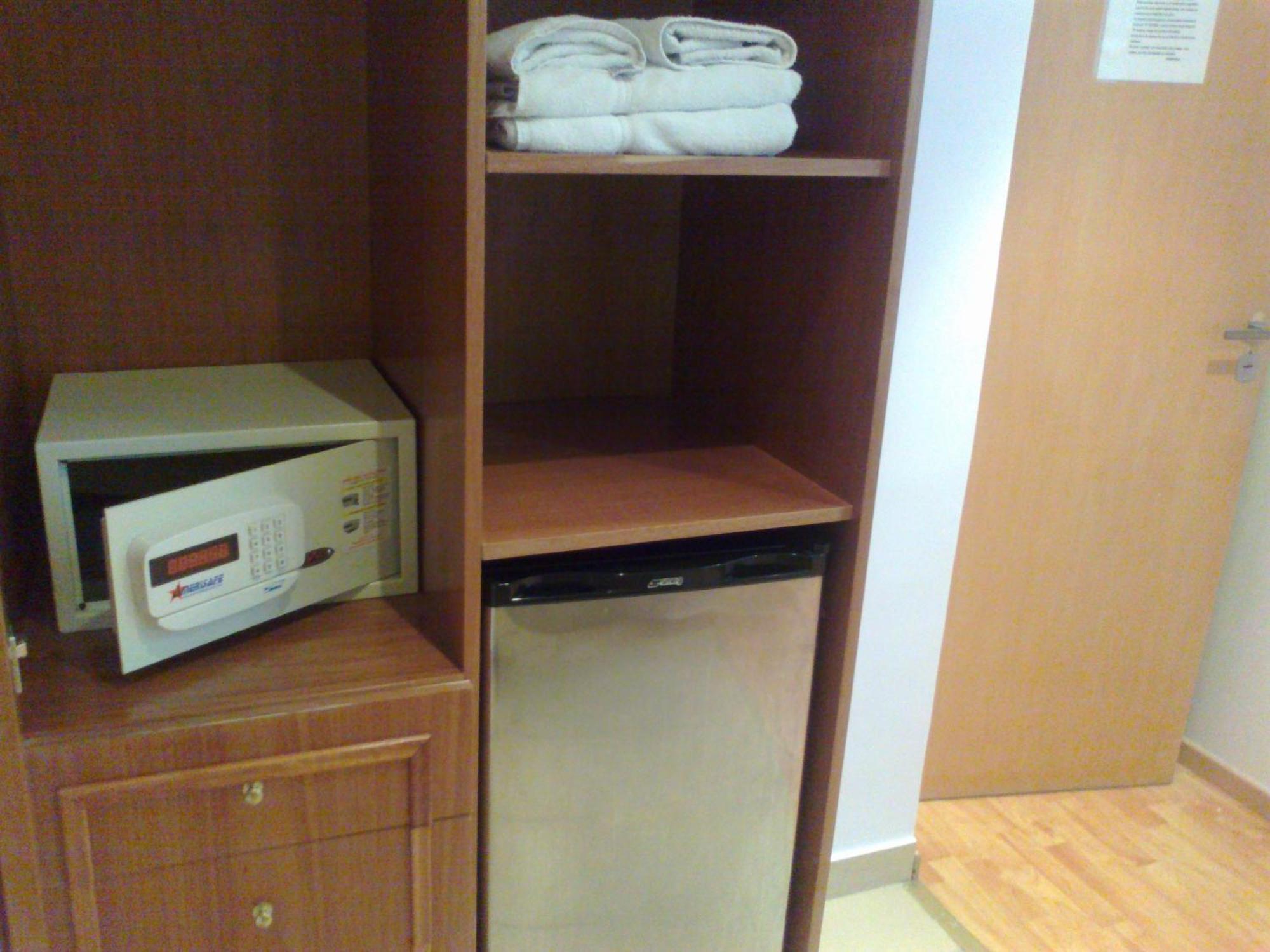 Standard Double Room,692165430:JPEG