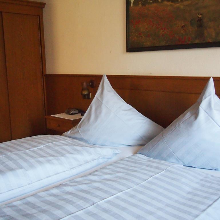 Doppelzimmer mit Zustellbett (3 Erwachsene)