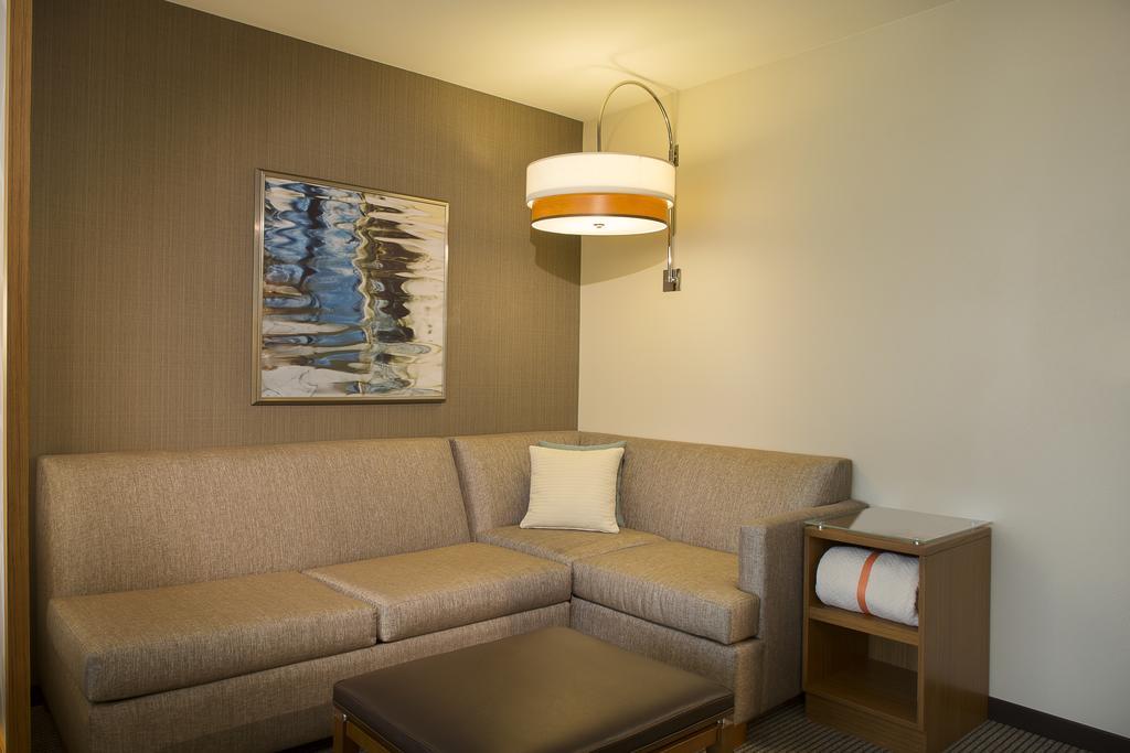 Chambre avec 2 Lits Queen-Size et Canapé-Lit - Étage Supérieur
