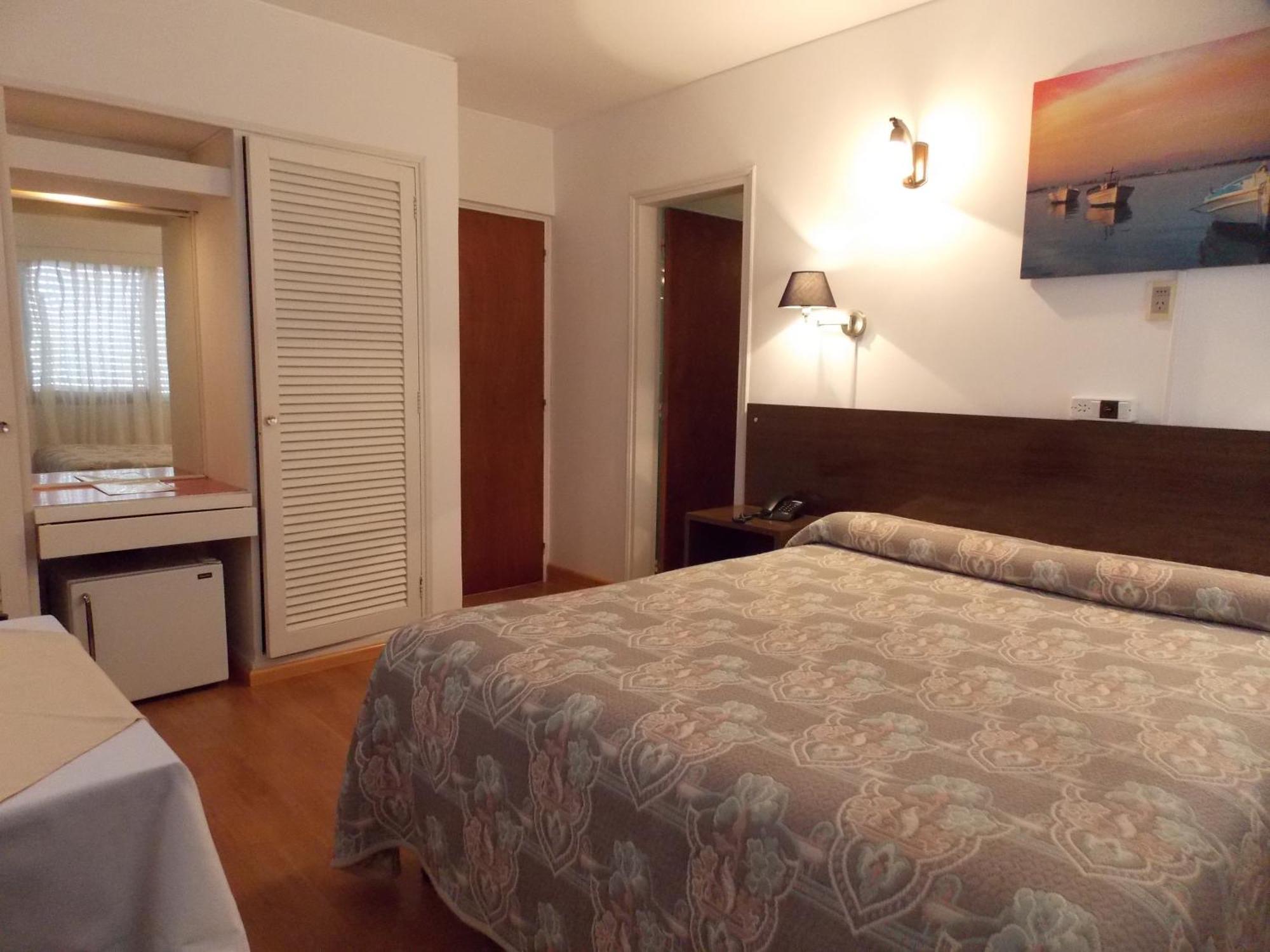 Quarto Superior com Cama de Casal ou 2 de Solteiro
