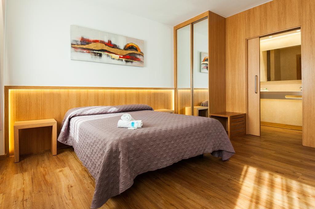 Chambre Double ou Lits Jumeaux (1 Adulte)