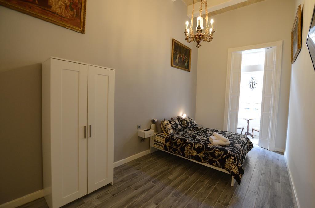 Standard Zimmer mit Kingsize-Bett