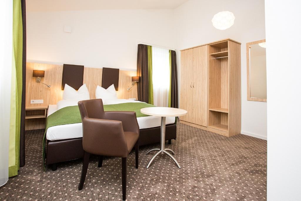 Standard Double Room,347323744:JPEG