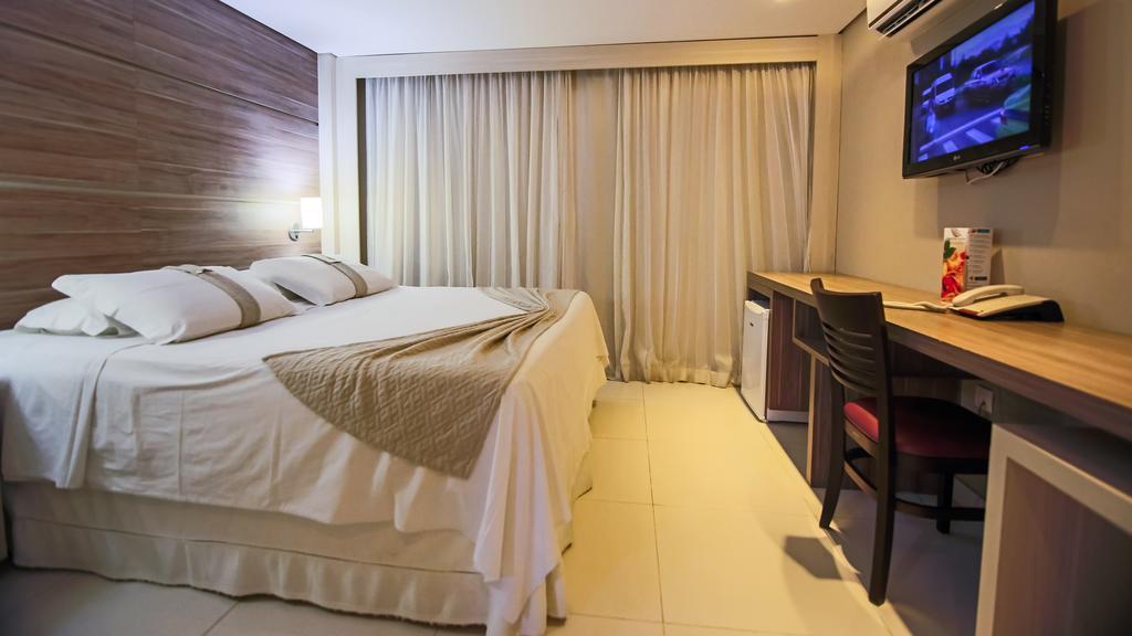 Quarto com Cama de Casal ou 2 de Solteiro