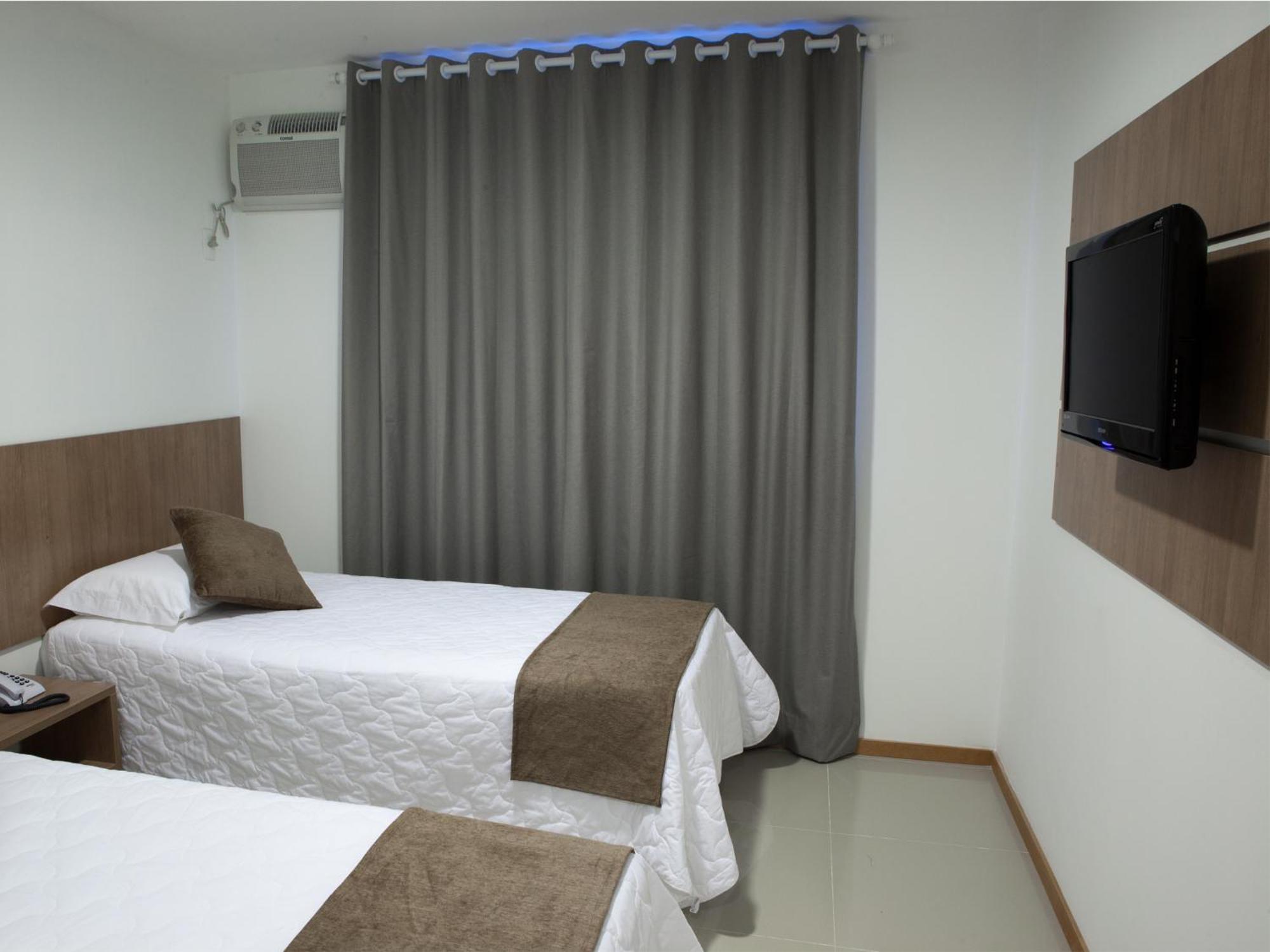 Deluxe Triple Room,382354285:JPEG