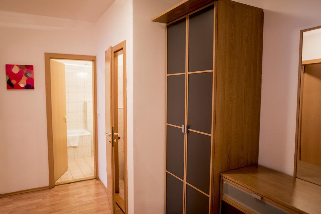 Appartamento con 2 Camere da Letto e Balcone