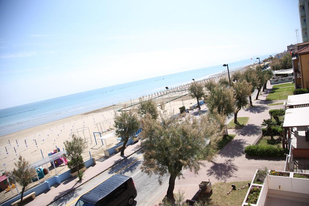 Standard Triple Room Sea View,377216839:JPEG