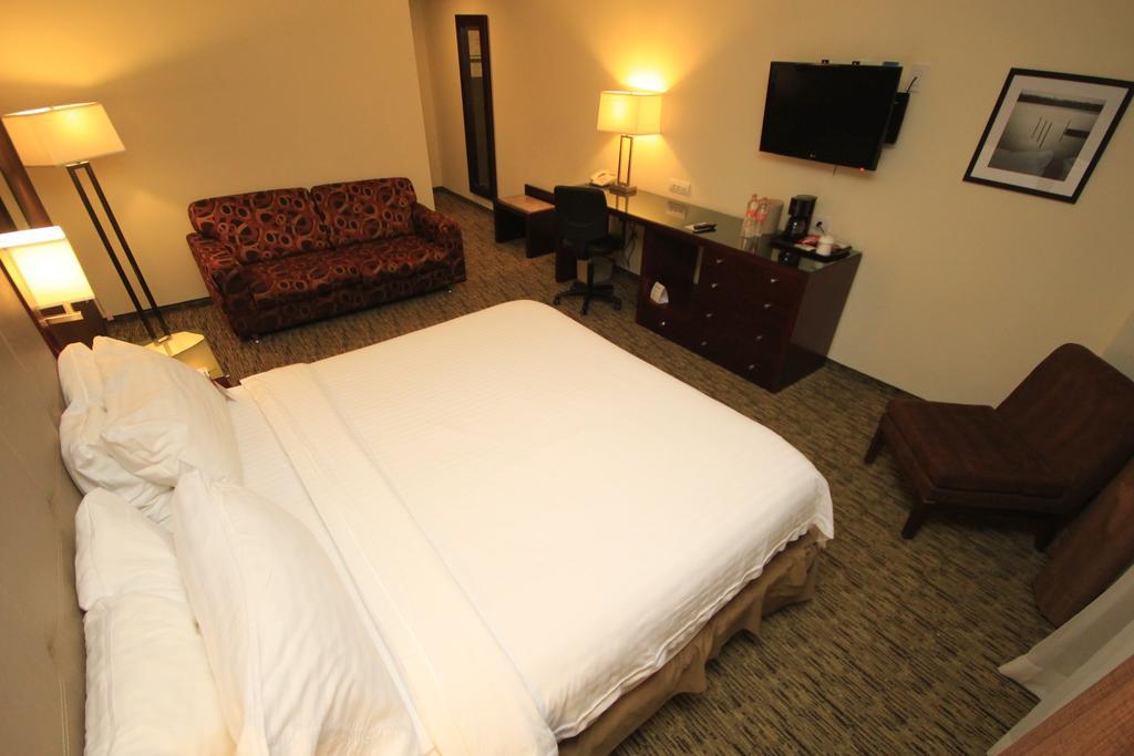 Standard King Room - Accessible