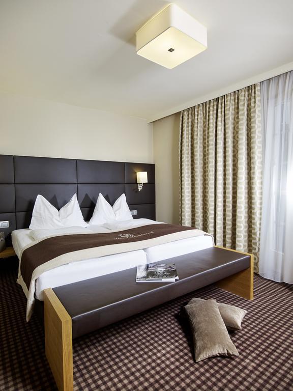 Small Double Room,1438078978:JPEG