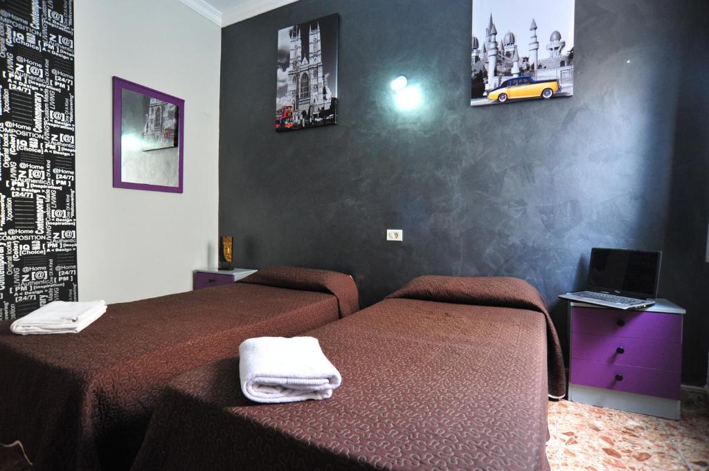 Zweibettzimmer mit Balkon