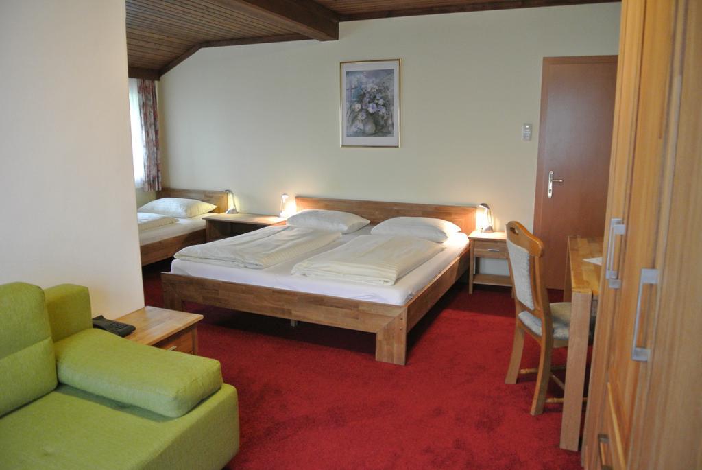 Dreibettzimmer