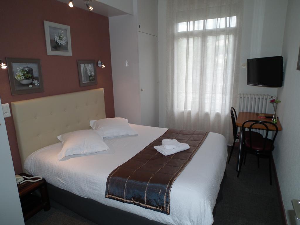 Standard Double Room,560432565:JPEG