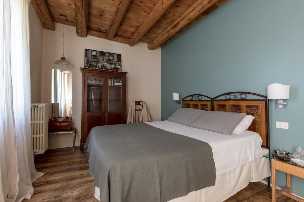 Tweepersoonskamer met een Eigen Externe Badkamer