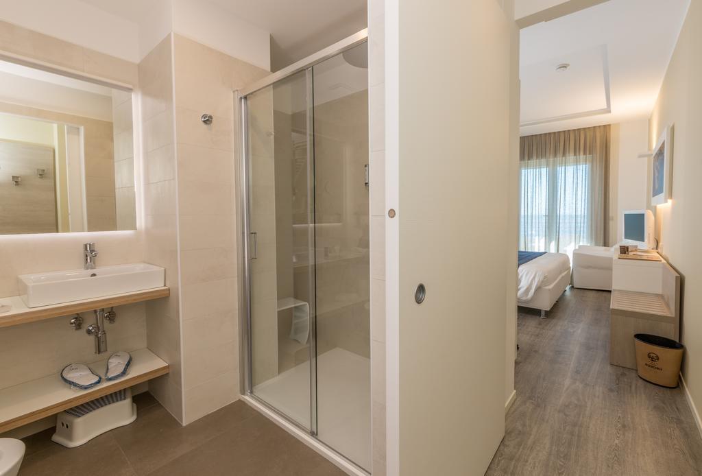 Deluxe Doppel-/Zweibettzimmer mit Meerblick