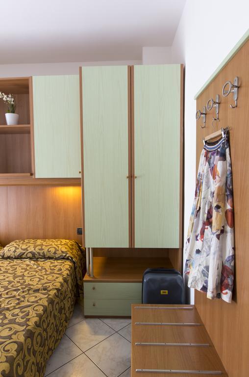 Dreibettzimmer