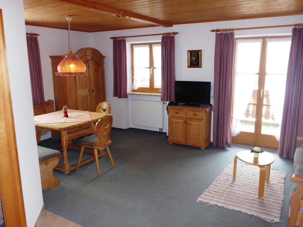 Apartment mit Balkon
