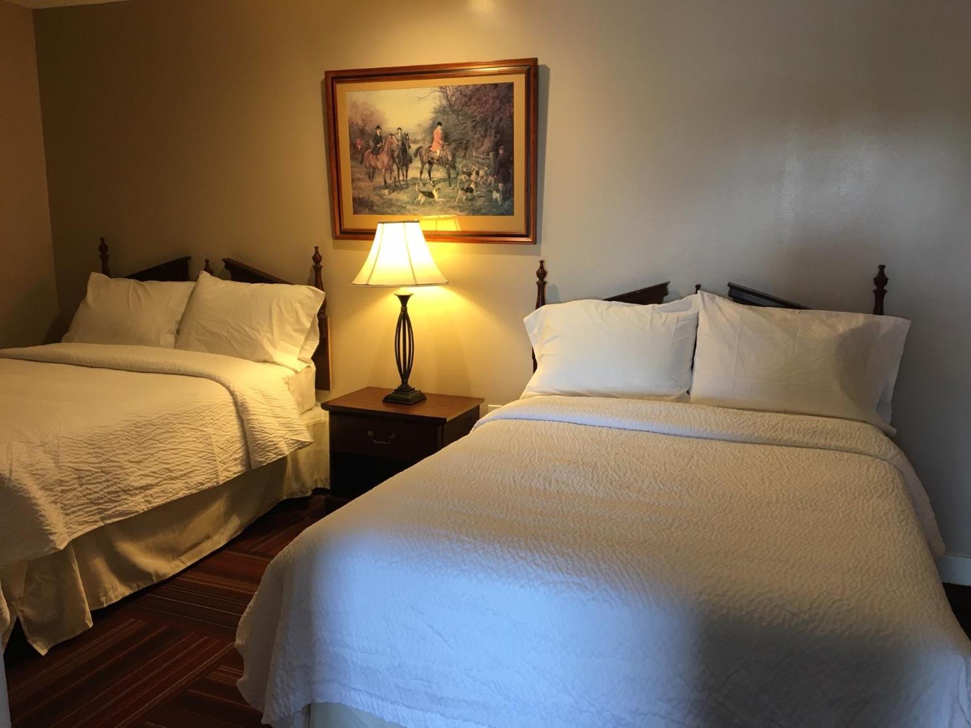 Deluxe King Suite
