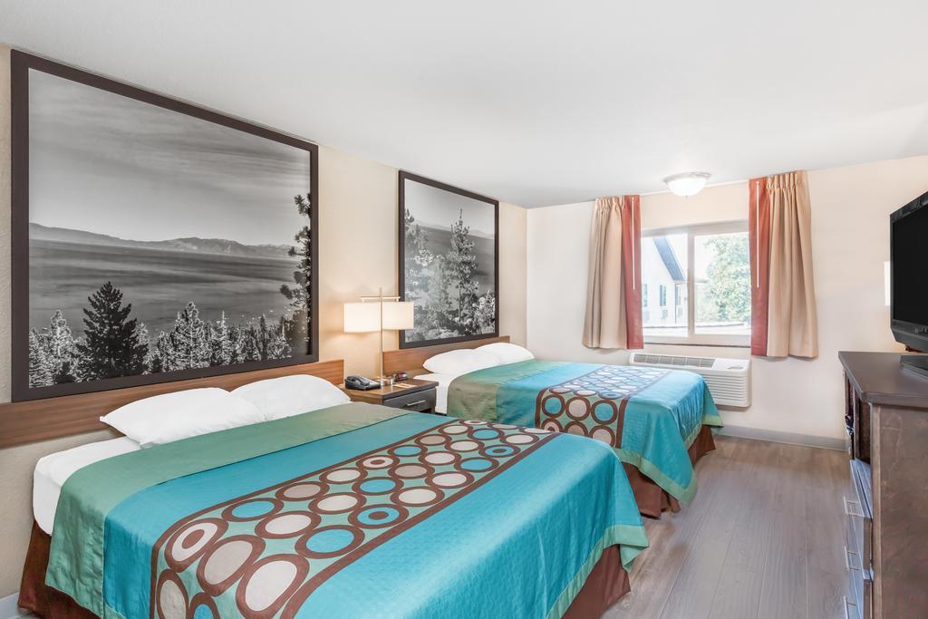 Queen Room Two Queen Beds Non-Smoking or Pet Friendly,412935594:JPEG