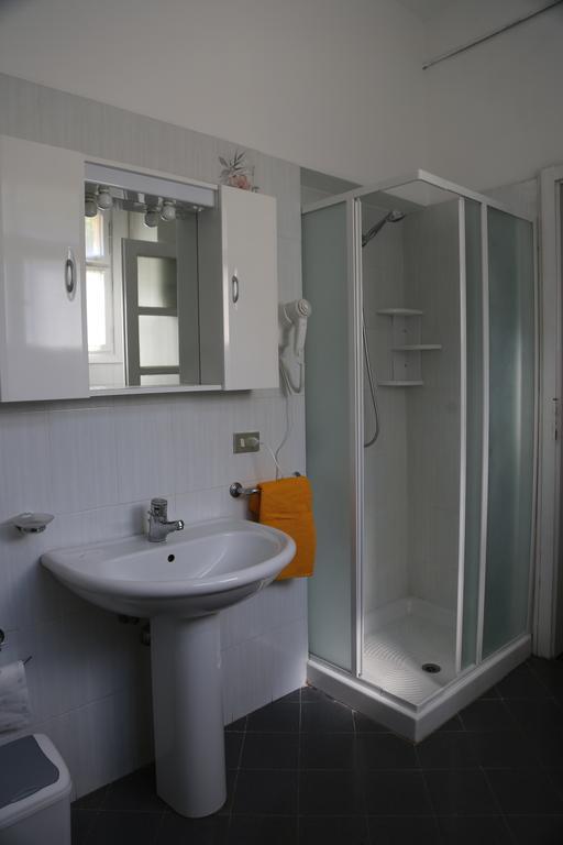 Chambre Lits Jumeaux Standard avec Salle de Bains Commune