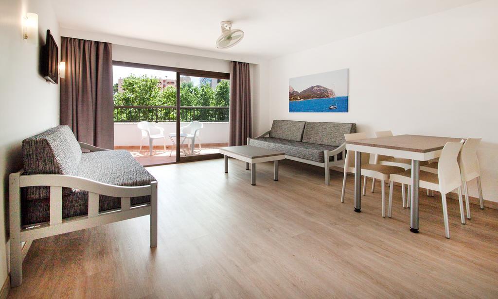 One-Bedroom Apartment with Terrace,413291013:JPEG