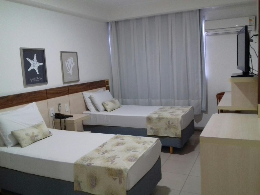 Quarto com Cama de Casal ou 2 de Solteiro