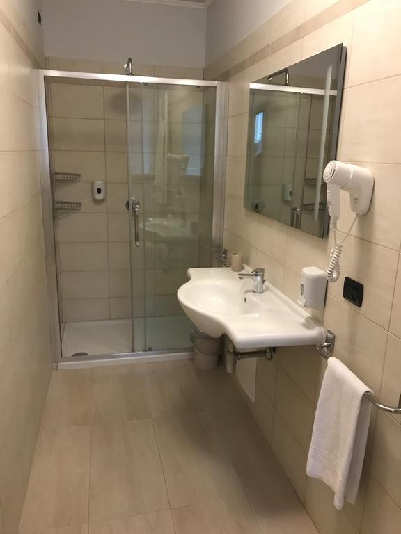Standard Twin Room,1746830346:JPEG