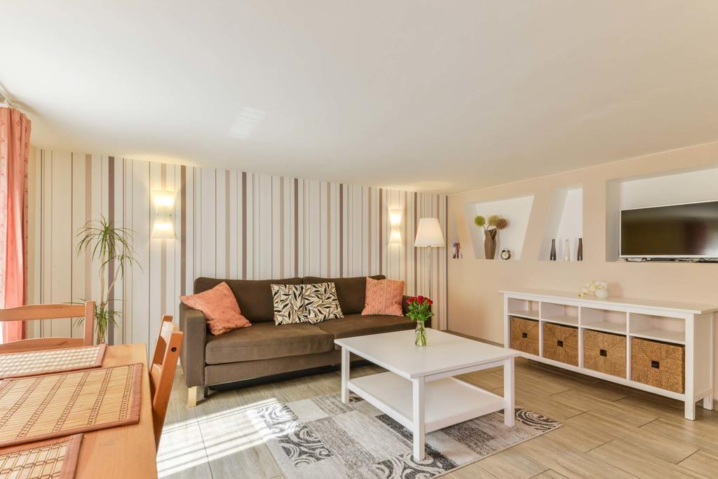 Studio Apartment (3 Adults),422763666:JPEG