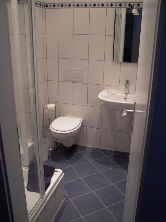 Single Room,42406951:JPEG