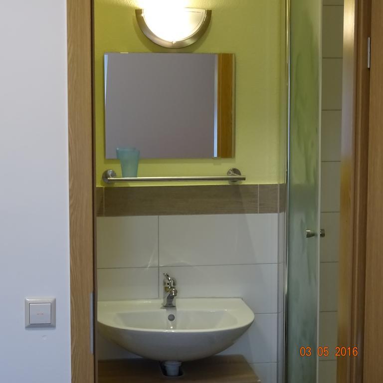 Dreibettzimmer mit eigenem Bad