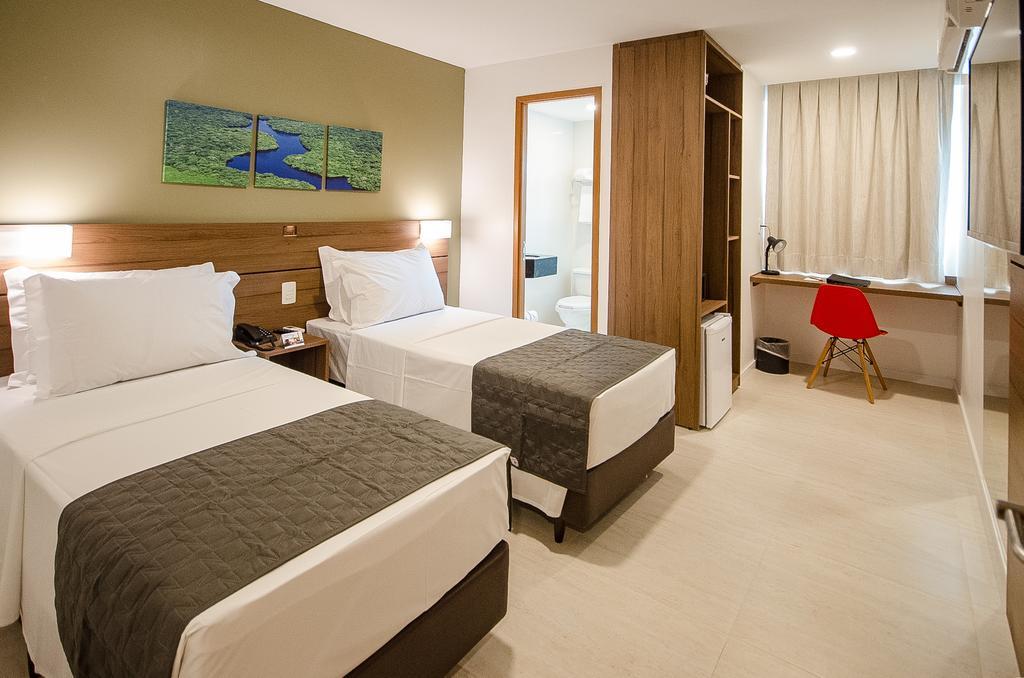 Quarto com 2 Camas de Solteiro
